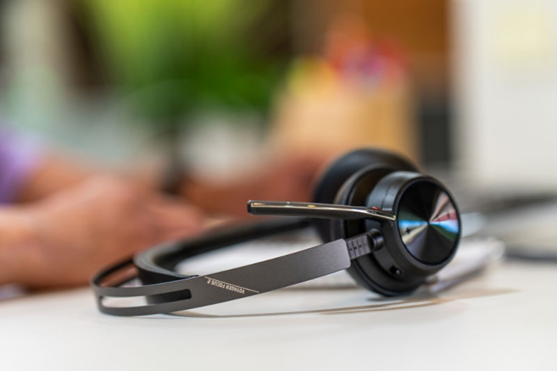 Focus & Poly, Voyager 2 | Plantronics Polycom formerly