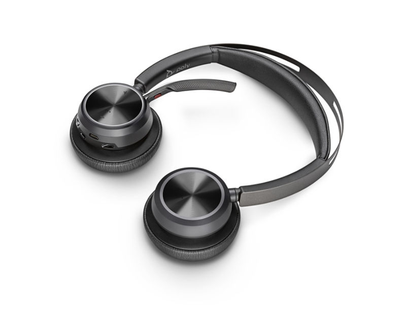  Poly Plantronics Voyager Focus 2 UC, auriculares estéreo  Bluetooth con soporte de carga, auriculares USB C para equipos, se conecta  al escritorio, PC/Mac, teléfono inteligente, paquete GTW con paño de  microfibra 